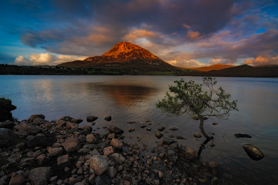 Mount_Errigal_Reflection.jpg