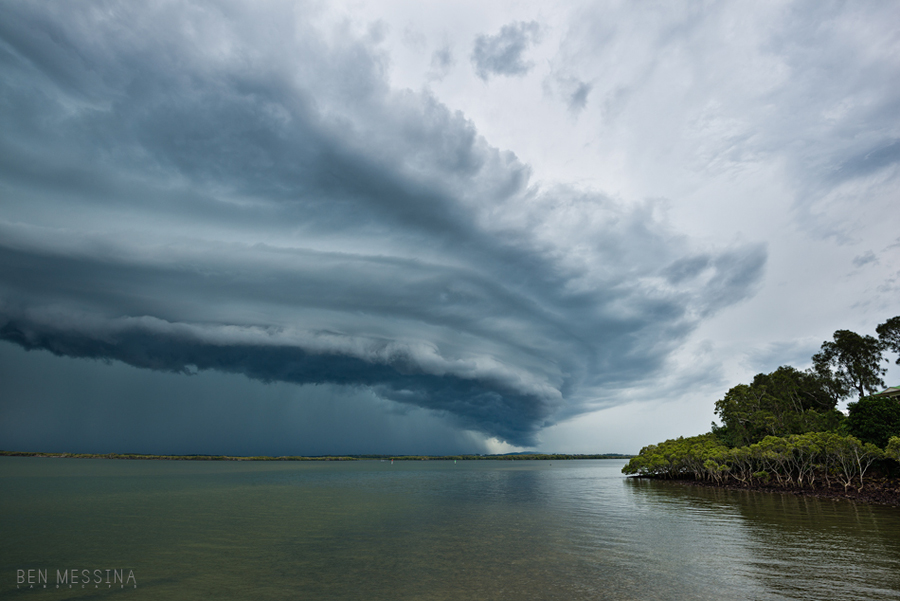 moretonbaystormfront500.jpg