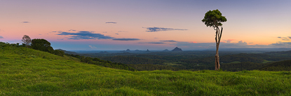Glasshouse_Mountains_Sunset.jpg