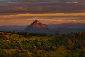 Mt_Beerwah_Last_Light900.jpg